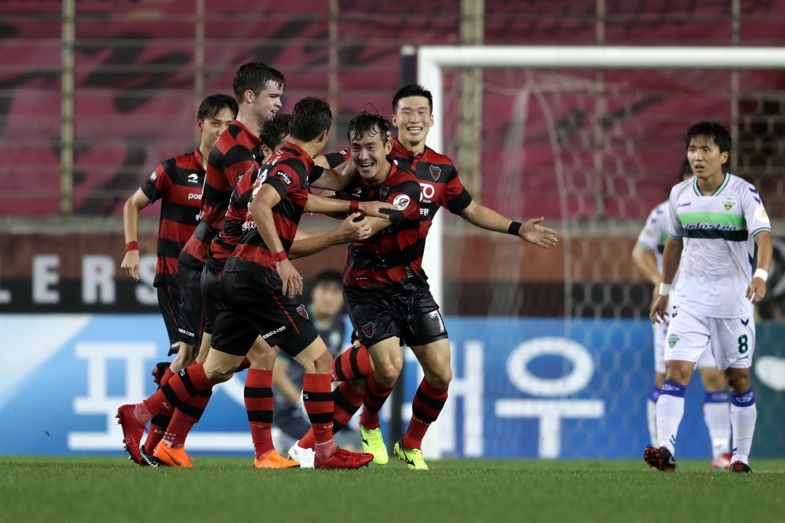 LUCKY88 Pohang Steelers vs FC Seoul - Nhận định bóng đá 22/05/2020 - Trận chiến cân não